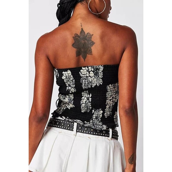 Free People Poppy Tube Blouse Top Strapless Floral Smocked Ruffle S NWT 280685 - Picture 3 of 7